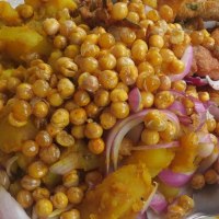 Good Bites : "Aloo Kanghou & Bora" Potato Fry, crispy fry peas with potato/chives/onions fritters 